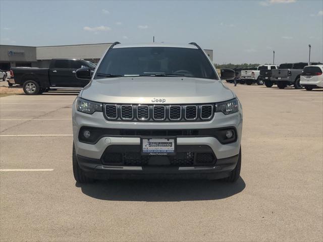 2024 Jeep Compass COMPASS LATITUDE 4X4