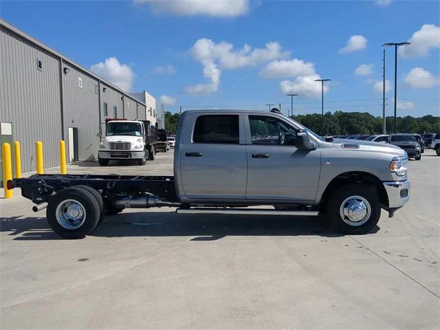 2024 RAM Ram 3500 Chassis Cab RAM 3500 TRADESMAN CREW CAB CHASSIS 4X4 60 CA