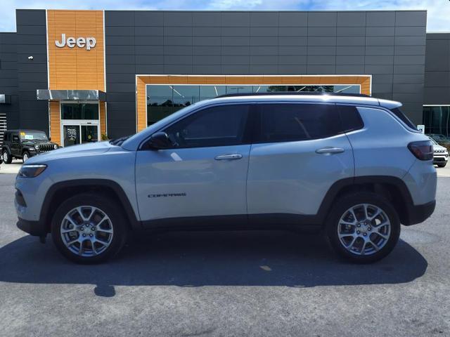 2024 Jeep Compass COMPASS LATITUDE LUX 4X4