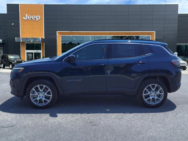 2024 Jeep Compass COMPASS LATITUDE LUX 4X4