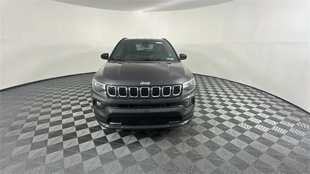 2024 Jeep Compass COMPASS LATITUDE 4X4