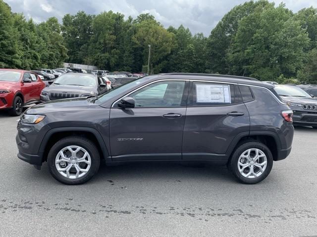 2024 Jeep Compass COMPASS LATITUDE 4X4