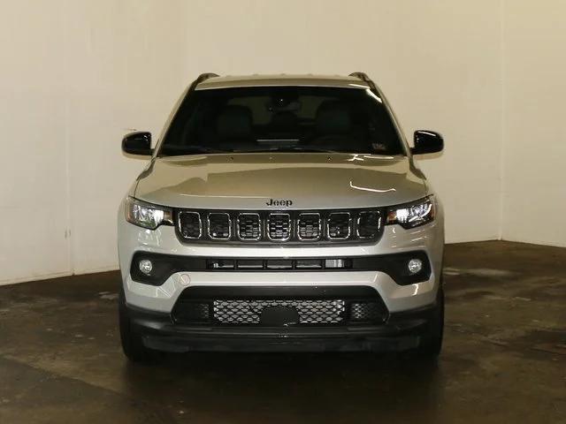 2024 Jeep Compass COMPASS LATITUDE 4X4