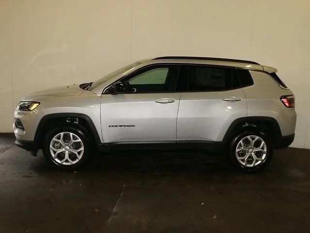 2024 Jeep Compass COMPASS LATITUDE 4X4