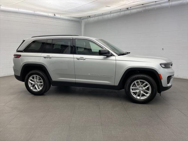 2024 Jeep Grand Cherokee GRAND CHEROKEE LAREDO X 4X2