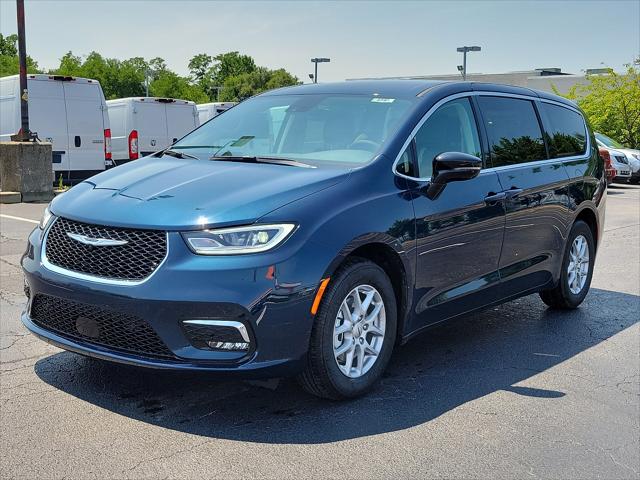 2024 Chrysler Pacifica PACIFICA TOURING L