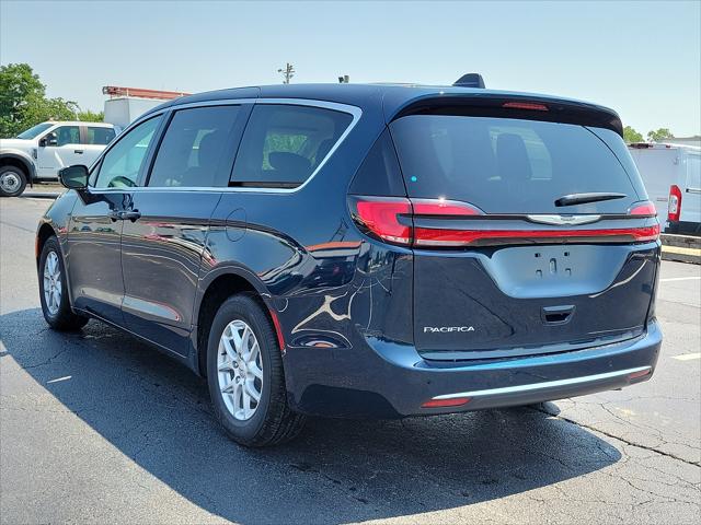 2024 Chrysler Pacifica PACIFICA TOURING L