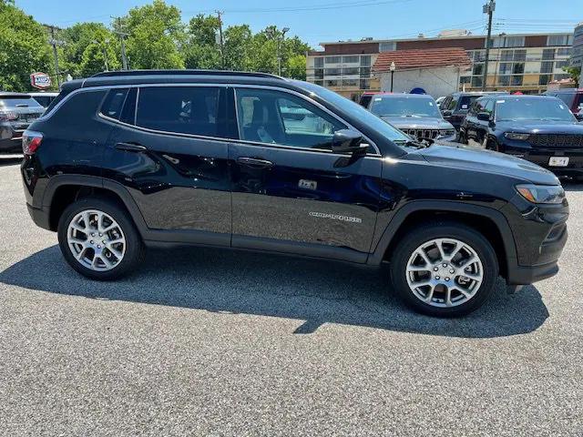 2024 Jeep Compass COMPASS LATITUDE LUX 4X4