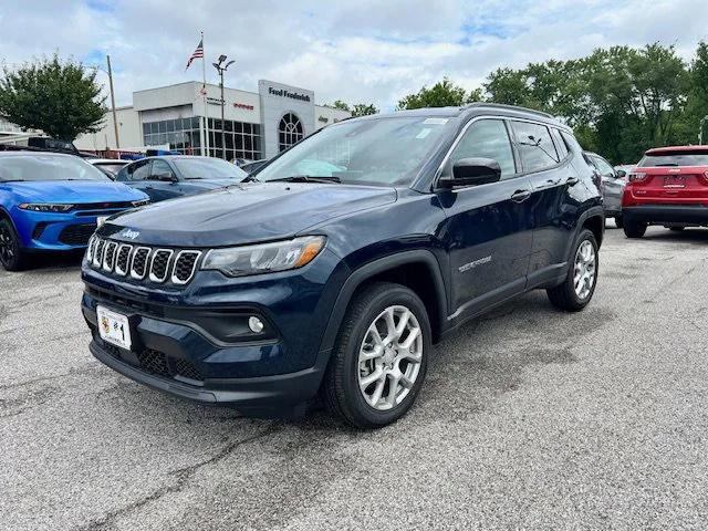 2024 Jeep Compass COMPASS LATITUDE LUX 4X4