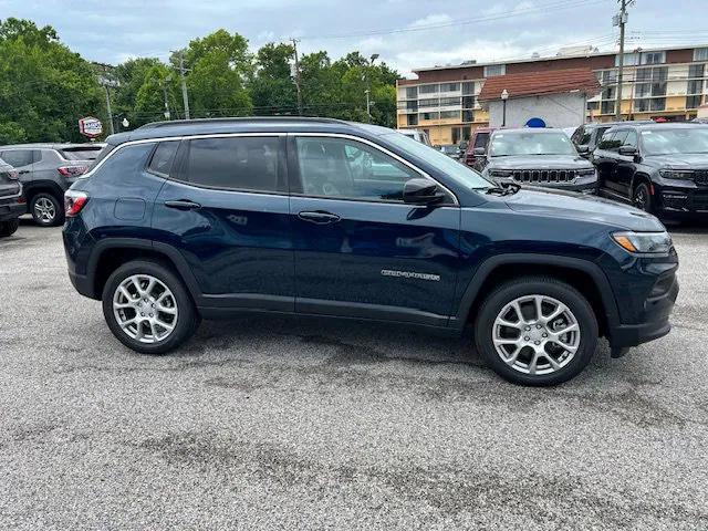 2024 Jeep Compass COMPASS LATITUDE LUX 4X4