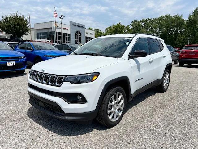 2024 Jeep Compass COMPASS LATITUDE LUX 4X4