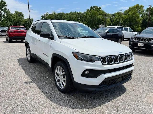 2024 Jeep Compass COMPASS LATITUDE LUX 4X4