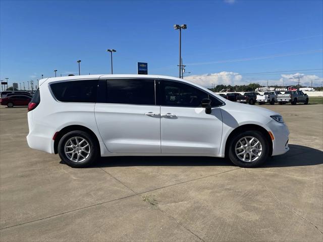 2024 Chrysler Pacifica PACIFICA TOURING L