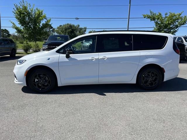 2024 Chrysler Pacifica Hybrid PACIFICA PLUG-IN HYBRID PREMIUM S APPEARANCE