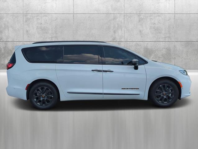 2024 Chrysler Pacifica Hybrid PACIFICA PLUG-IN HYBRID ROAD TRIPPER