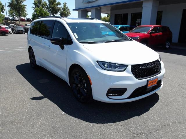 2024 Chrysler Pacifica PACIFICA LIMITED