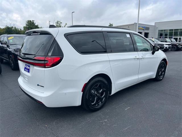 2024 Chrysler Pacifica Hybrid PACIFICA PLUG-IN HYBRID PREMIUM S APPEARANCE