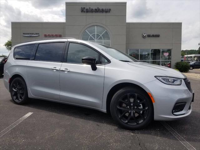 2024 Chrysler Pacifica PACIFICA TOURING L