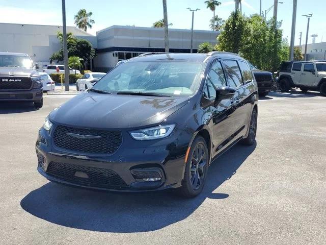2024 Chrysler Pacifica PACIFICA LIMITED