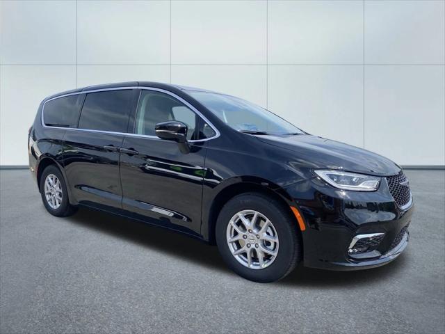 2024 Chrysler Pacifica PACIFICA TOURING L