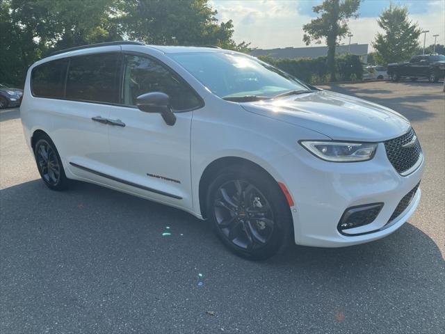 2024 Chrysler Pacifica PACIFICA TOURING L