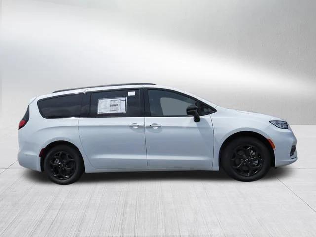 2024 Chrysler Pacifica Hybrid PACIFICA PLUG-IN HYBRID PREMIUM S APPEARANCE