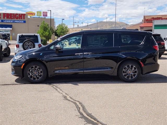 2024 Chrysler Pacifica Hybrid PACIFICA PLUG-IN HYBRID ROAD TRIPPER