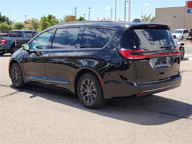 2024 Chrysler Pacifica Hybrid PACIFICA PLUG-IN HYBRID ROAD TRIPPER