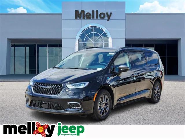 2024 Chrysler Pacifica Hybrid PACIFICA PLUG-IN HYBRID ROAD TRIPPER