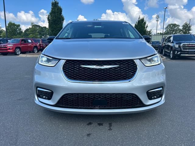 2024 Chrysler Pacifica PACIFICA TOURING L