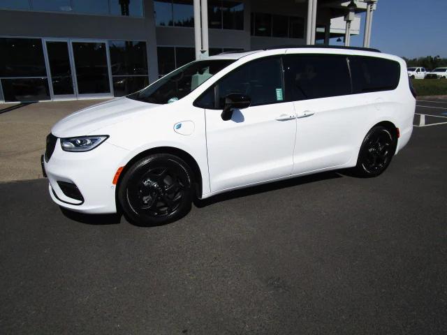 2024 Chrysler Pacifica Hybrid PACIFICA PLUG-IN HYBRID PREMIUM S APPEARANCE