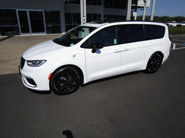 2024 Chrysler Pacifica Hybrid PACIFICA PLUG-IN HYBRID PREMIUM S APPEARANCE