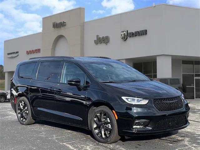 2024 Chrysler Pacifica PACIFICA TOURING L