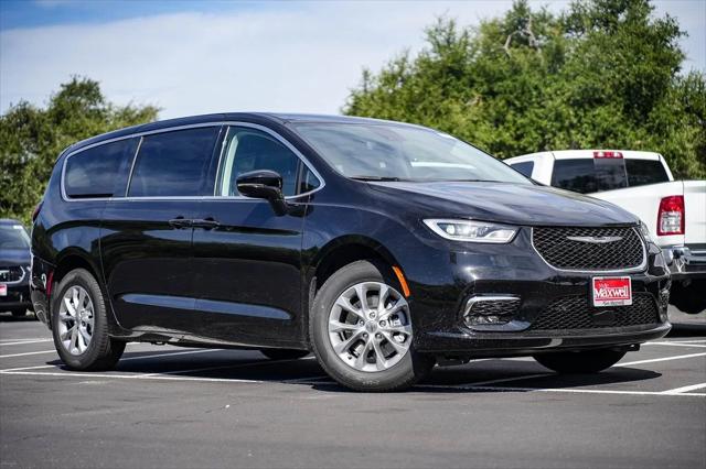 2024 Chrysler Pacifica PACIFICA TOURING L AWD