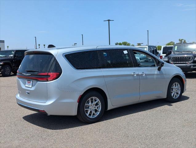 2024 Chrysler Pacifica PACIFICA TOURING L