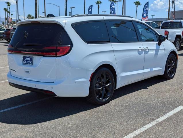 2024 Chrysler Pacifica PACIFICA TOURING L