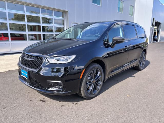 2024 Chrysler Pacifica PACIFICA TOURING L AWD