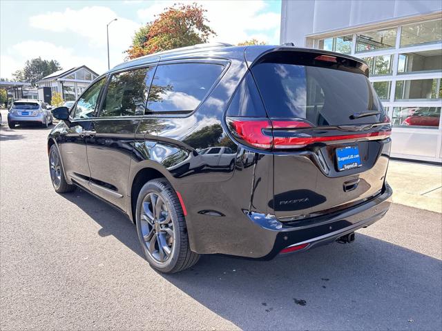 2024 Chrysler Pacifica PACIFICA TOURING L AWD