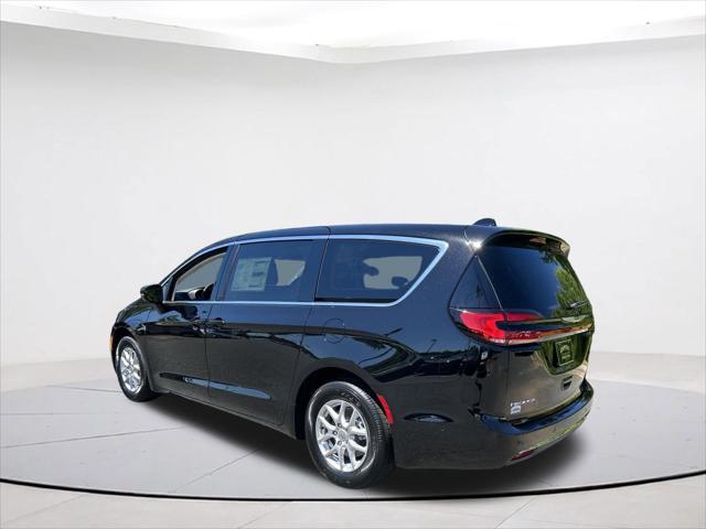 2024 Chrysler Pacifica PACIFICA TOURING L