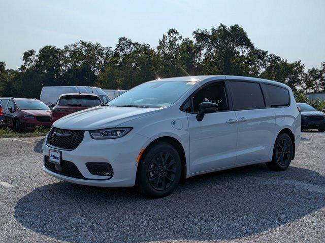 2024 Chrysler Pacifica Hybrid PACIFICA PLUG-IN HYBRID S APPEARANCE