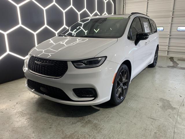 2024 Chrysler Pacifica PACIFICA LIMITED
