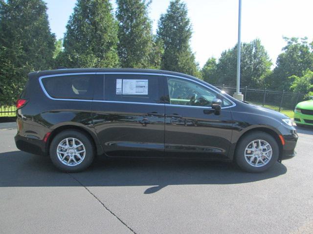 2024 Chrysler Pacifica PACIFICA TOURING L