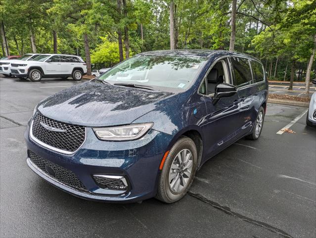 2024 Chrysler Pacifica Hybrid PACIFICA PLUG-IN HYBRID SELECT