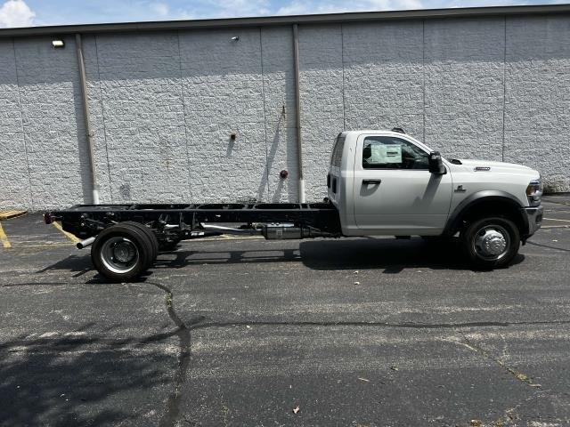 2024 RAM Ram 5500 Chassis Cab RAM 5500 TRADESMAN CHASSIS REGULAR CAB 4X2 120 CA