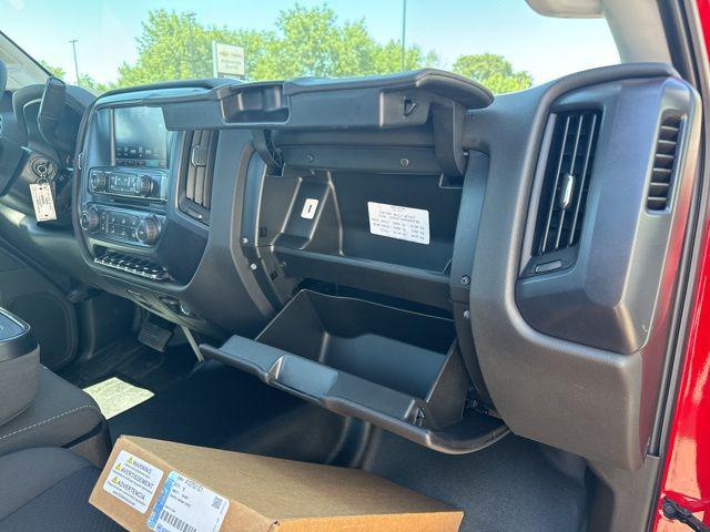 2024 Chevrolet Silverado 6500HD 1WT