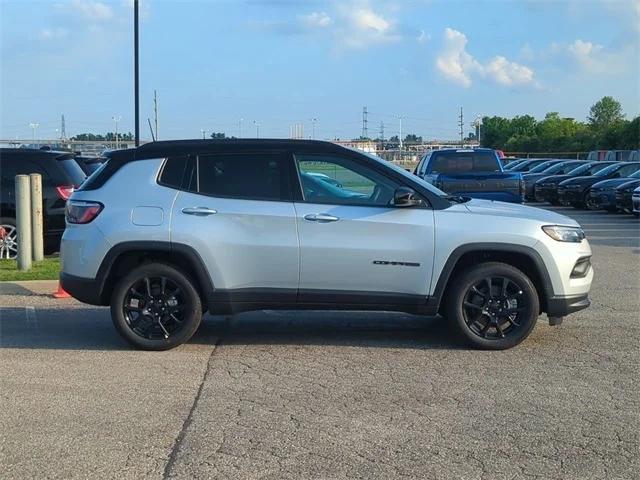 2024 Jeep Compass COMPASS LATITUDE 4X4