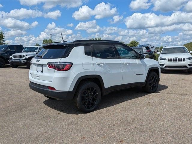 2024 Jeep Compass COMPASS LATITUDE 4X4