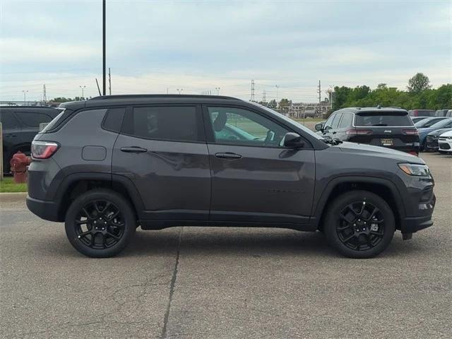 2024 Jeep Compass COMPASS LATITUDE 4X4