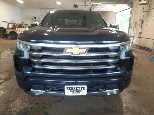 2022 Chevrolet Silverado 1500 4WD Crew Cab Standard Bed High Country 2022 Chevrolet Silverado 1500 4WD Crew Cab Standard Bed High Country