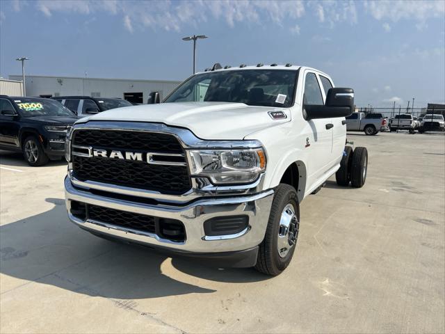 2024 RAM Ram 3500 Chassis Cab RAM 3500 TRADESMAN CREW CAB CHASSIS 4X4 60 CA